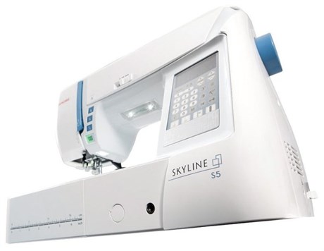 фото: Швейная машина Janome Skyline S5