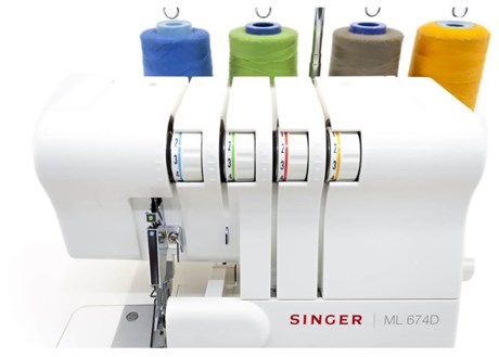 фото: Оверлок Singer My Lock 674 D