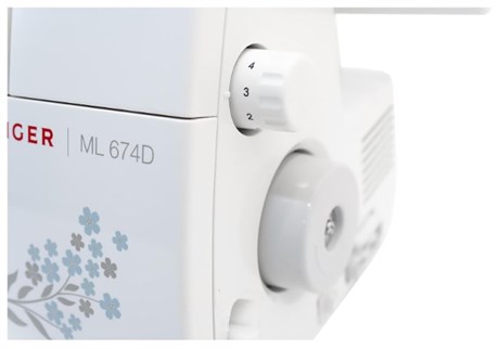 фото: Оверлок Singer My Lock 674 D