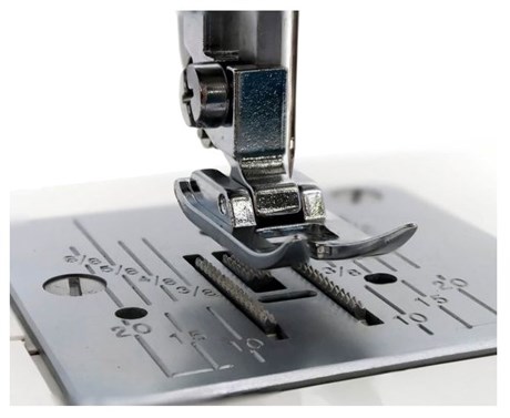 фото: Швейная машина Janome JQ 2515S