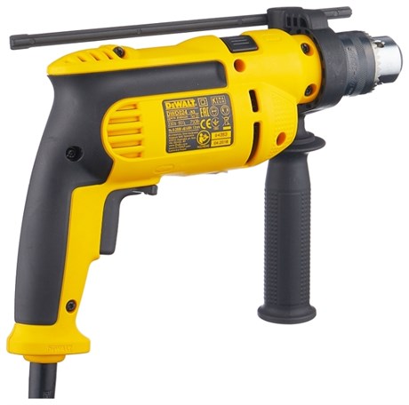 фото: Ударная дрель DeWalt DWD024