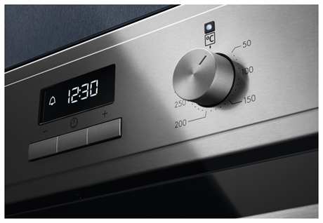 фото: Духовой шкаф Electrolux EOF3H50X