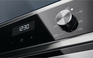 фото: Духовой шкаф Electrolux EOF5H40BX