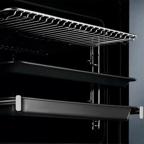 фото: Духовой шкаф Electrolux EOE5C71Z, черный