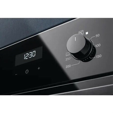 фото: Духовой шкаф Electrolux EOE5C71Z, черный