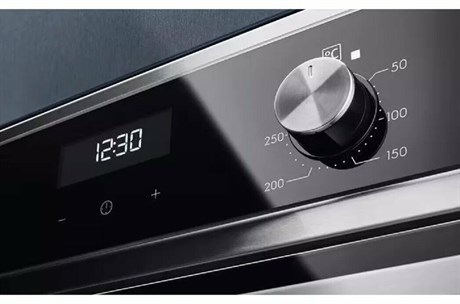 фото: Духовой шкаф Electrolux EOD5C70BX