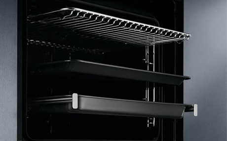 фото: Духовой шкаф Electrolux EOF6P76BX