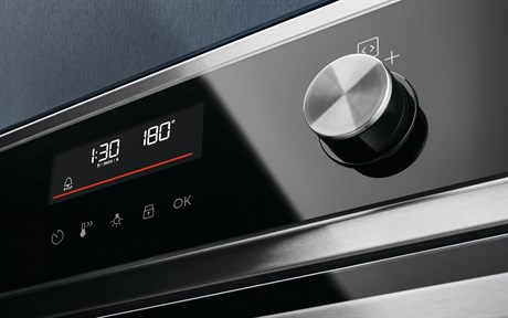 фото: Духовой шкаф Electrolux EOF6P76BX