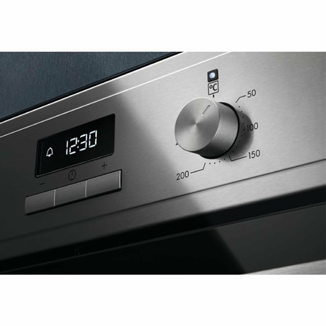 фото: Духовой шкаф Electrolux EOF3H40BX