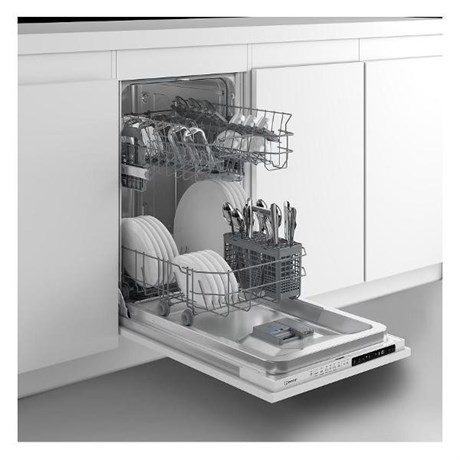 фото: Посудомоечная машина Indesit DIS 1C67 E