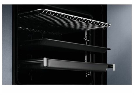 фото: Духовой шкаф Electrolux EOB7S31Z