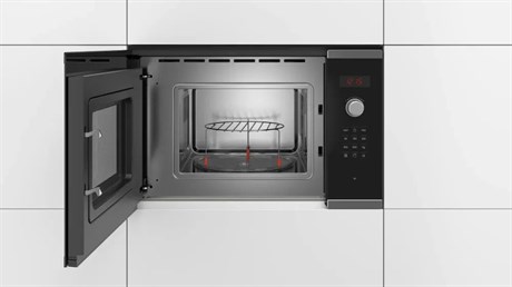 фото: Микроволновая печь Bosch BFL523MS0
