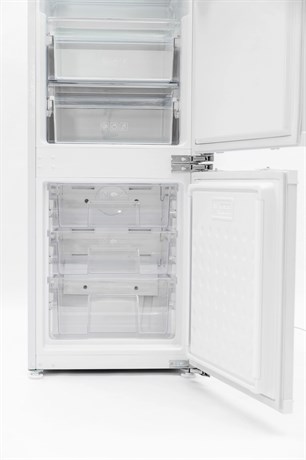 фото: Холодильник Scandilux CNFBI210E