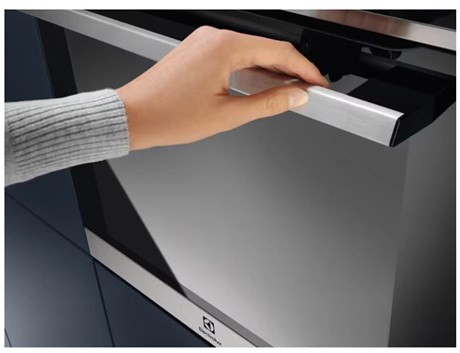 фото: Духовой шкаф Electrolux EOE8P39WX