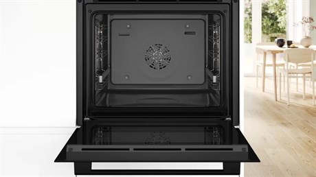 фото: Духовой шкаф Bosch HBG536EB3