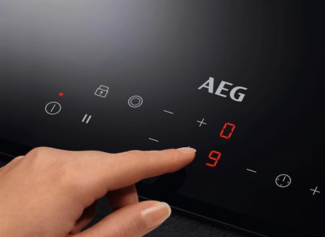 фото: Варочная панель AEG IKB32300CB