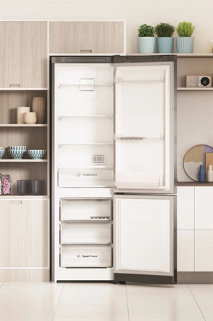фото: Холодильник Indesit ITS 5180 XB