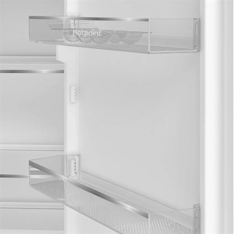 фото: Холодильник Hotpoint HBH 20