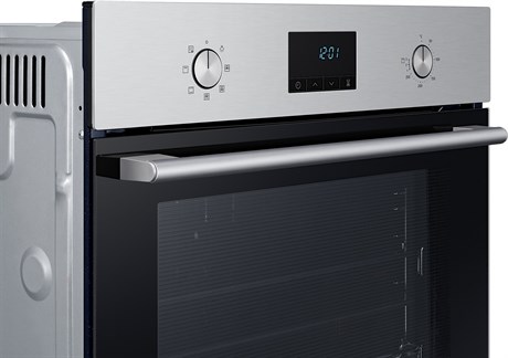 фото: Духовой шкаф Samsung NV68A1145CS/WT