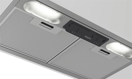 фото: Кухонная вытяжка Hotpoint HPAE 52FLS X