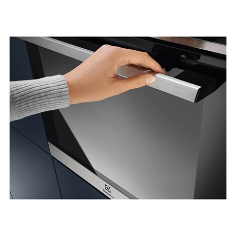 фото: Духовой шкаф Electrolux EOF6P76X2