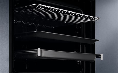 фото: Духовой шкаф Electrolux EOD6P77WZ