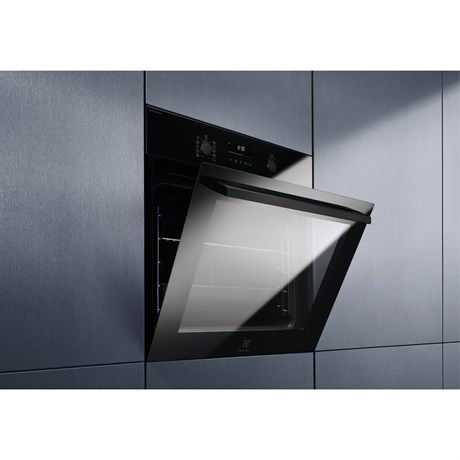 фото: Духовой шкаф Electrolux EOD6P77WZ
