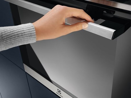 фото: Духовой шкаф Electrolux EOC8P39WX