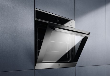 фото: Духовой шкаф Electrolux EOC8P39WX