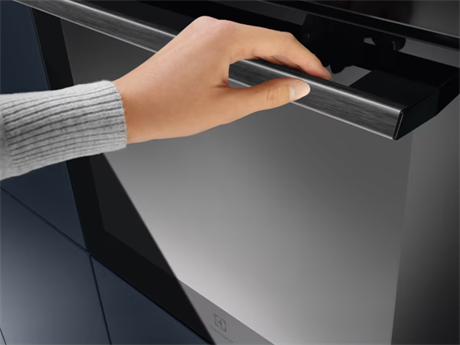 фото: Духовой шкаф Electrolux EOABS39WZ