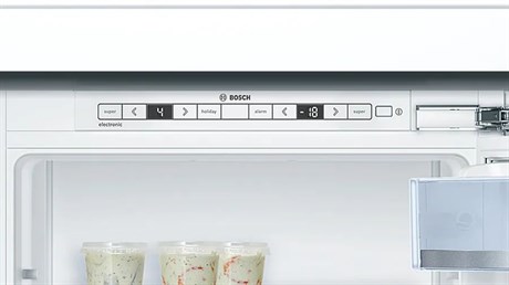фото: Холодильник Bosch KIS87AF30U