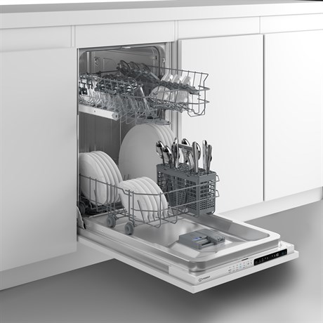 фото: Посудомоечная машина Indesit RWM 8E55