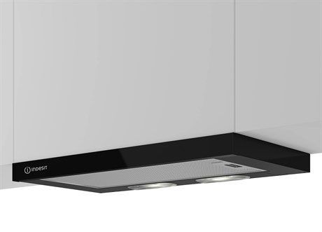 фото: Кухонная вытяжка Indesit INT 62HR BL