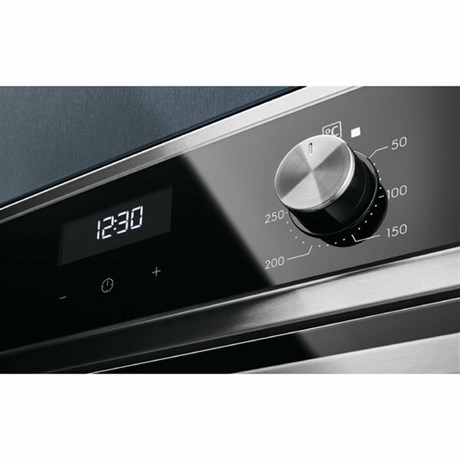фото: Духовой шкаф Electrolux KOD5C70BX