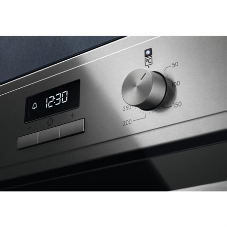 фото: Духовой шкаф Electrolux EOD3H70X