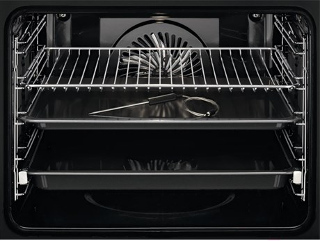 фото: Духовой шкаф Electrolux EOC9P31WX