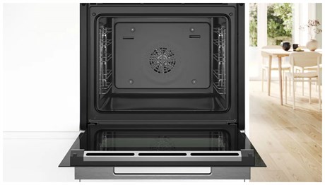 фото: Духовой шкаф Bosch HBG7341W1