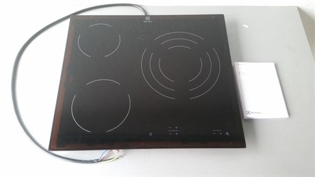 фото: Варочная панель Electrolux EHF6232FOK