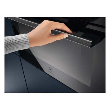 фото: Микроволновая печь Electrolux EVM8E08Z