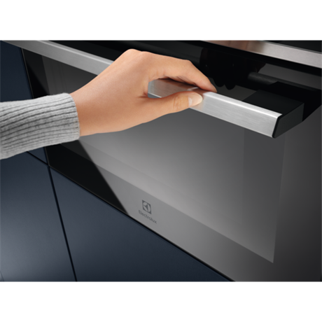 фото: Микроволновая печь Electrolux EVM6E46X