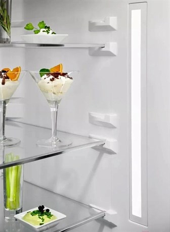 фото: Холодильник Electrolux LNT7ME36G2