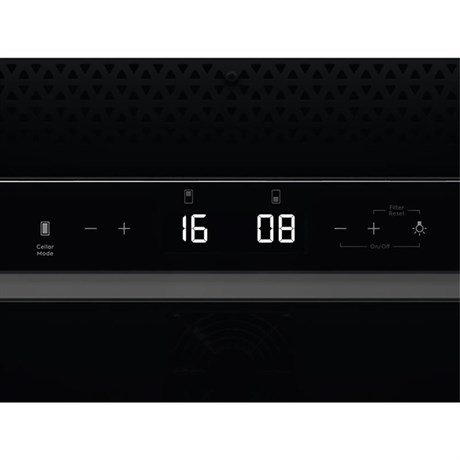фото: Винный шкаф Electrolux EWUD040B8B