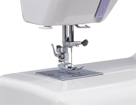 фото: Швейная машина Janome Juno 1815