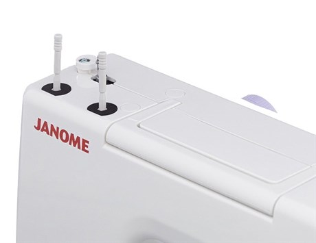 фото: Швейная машина Janome Juno 1815