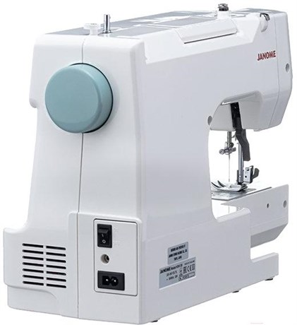 фото: Швейная машина Janome HD6130