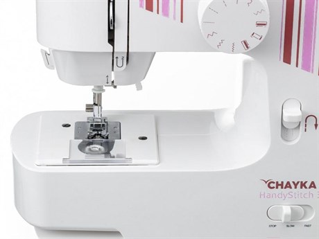 фото: Швейная машина Chayka HandyStitch 33