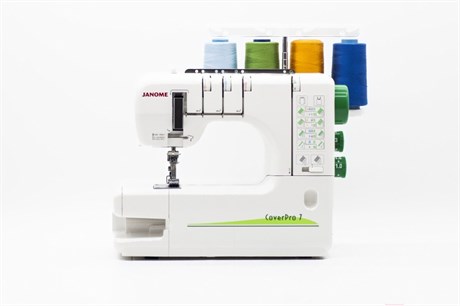 фото: Швейная машина Janome CoverPro 7