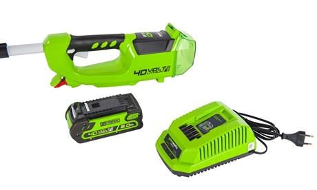 фото: Снегоуборщик Greenworks GD40SSK2