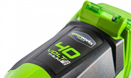 фото: Снегоуборщик Greenworks GD40SSK4