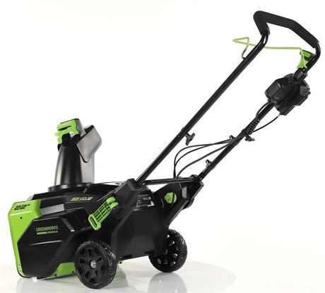 фото: Снегоуборщик Greenworks GD82STK5